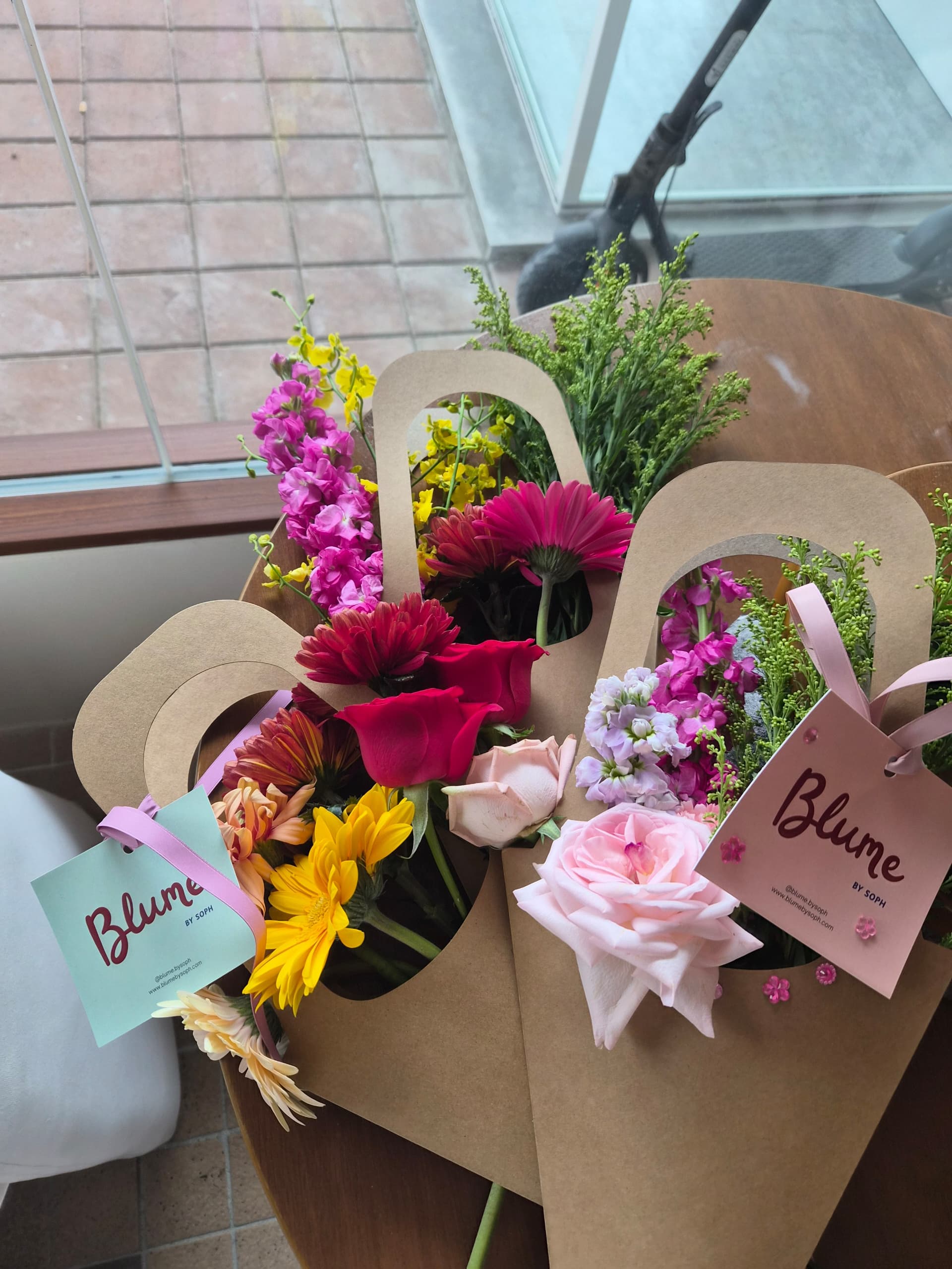 Colourful bouquets made by Weekend Blume Bar guests and finished with personal Blume cards.